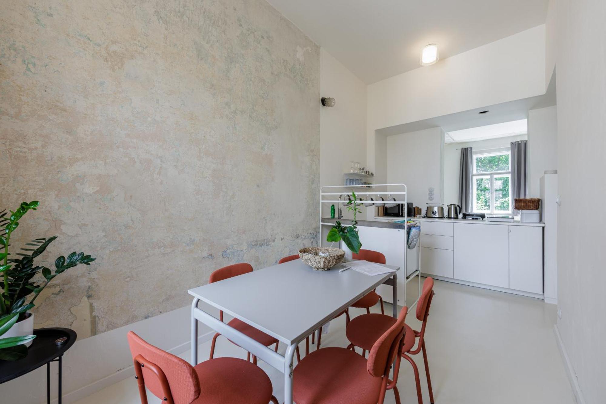 Design Apartment In The Heart Of การ์โลวีวารี ภายนอก รูปภาพ